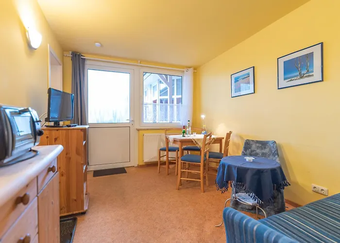 4 Kiefern, App 03 * Koserow